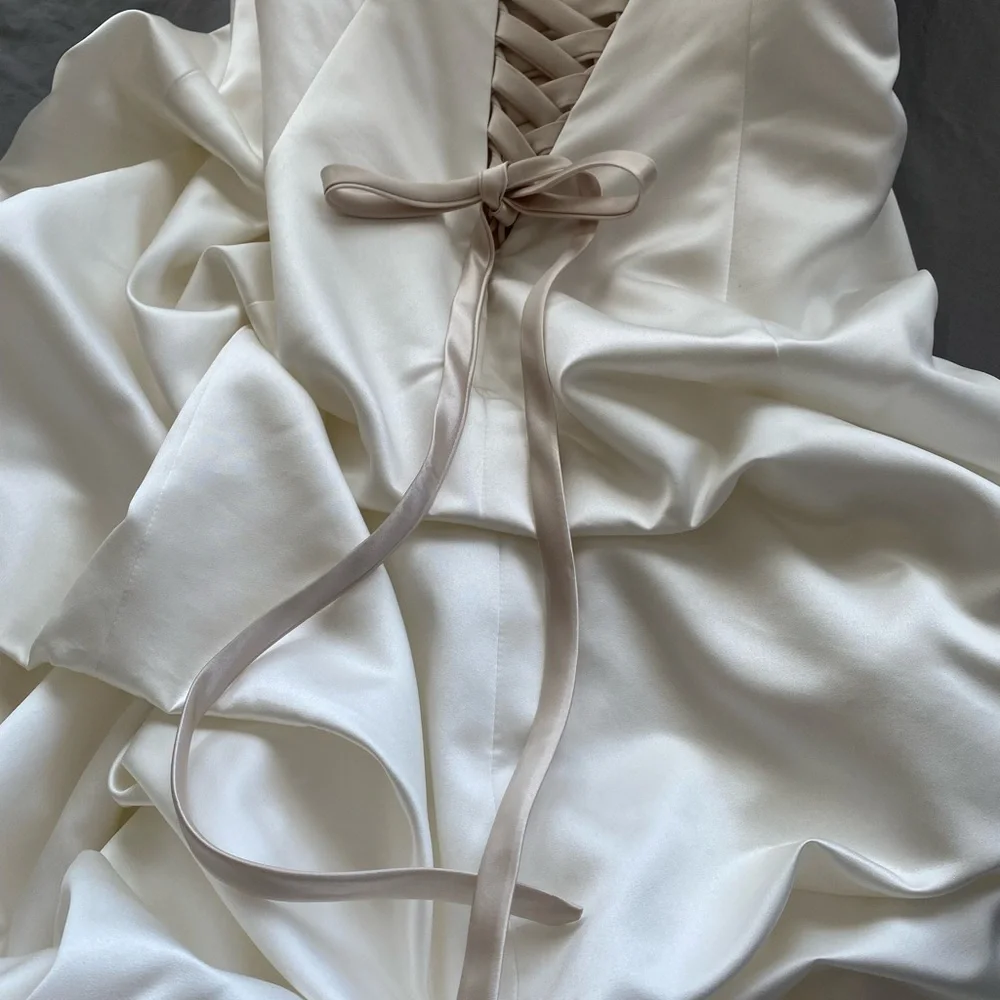 Wedding gown - Picture 8 of 14